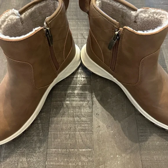 Khombu Brown Boots Cozy Fleece Lining Slip-On - Picture 7 of 7